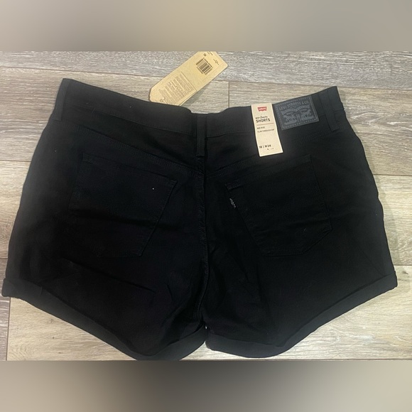 Levis mid length shorts womens size 18–NWT - Picture 2 of 3